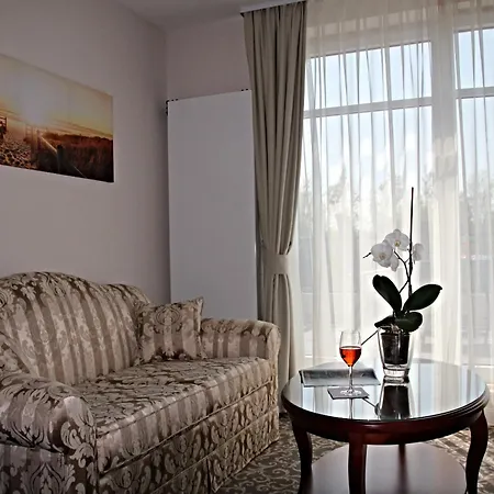 Отель Avalon Bellevue