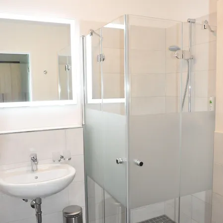 Avalon Bellevue Отель 3*