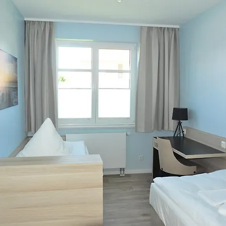 Отель Avalon Bellevue Фемарн