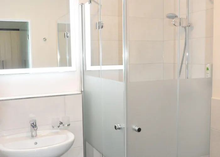 Avalon Bellevue Hotel 3*